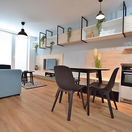 Cr Apartment *